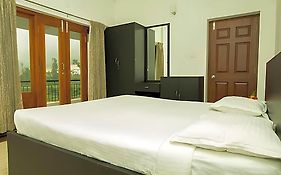 Mount 'N' Mist Hotel